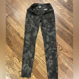 Athleta girls size 12 camo leggings
